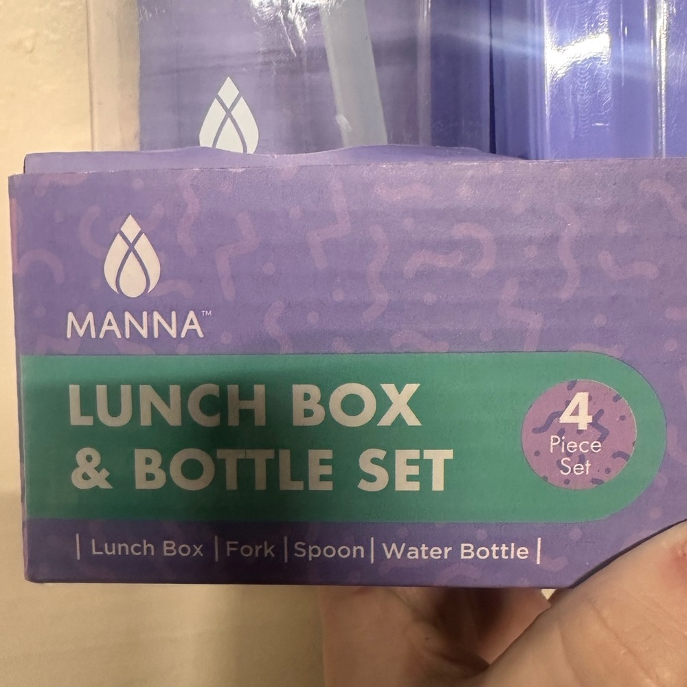 NIB Manna Lunch Box & Bottle Set in Purple and Green - Picture 3 of 4